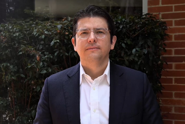 Morre Miguel Uribe, pré-candidato baleado na Colômbia, aos 39 anos